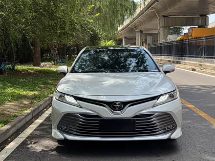 Toyota Camry 2019 2.5G Luxury